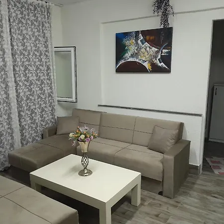 Apartment Celine 4 *